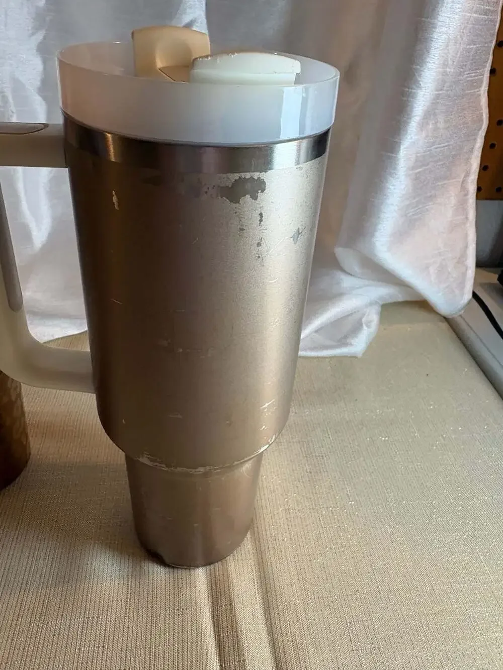 Stanley 40oz Quencher H2.0 FlowState and Brumate Tumbler - Picture 3 of 9